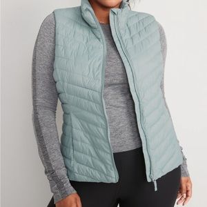 Old Navy Water-Resistant Narrow-Channel Puffer Vest